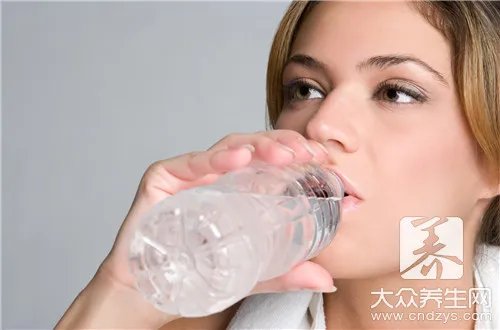 银耳钉变黑了说明什么