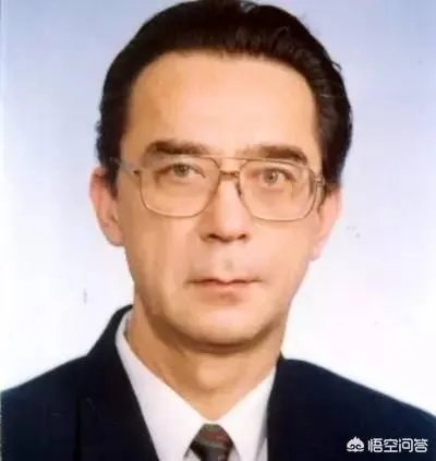 论相貌,王德民和何鸿燊谁帅?