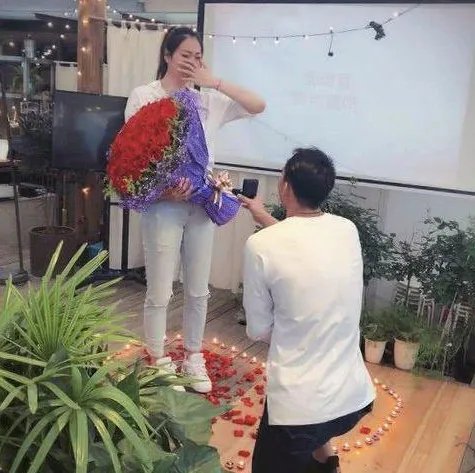 杨珺菁什么时候接受了求婚？