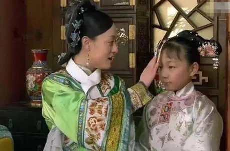孙俪妹妹孙艳曾在《甄嬛传》饰演小玉饶,现如今已成年,你看好她的前途吗?