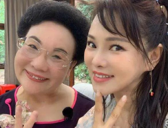 秦昊妈妈劝伊能静谨言慎行是怎么回事?