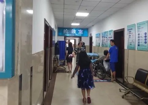王国林踢球猝死