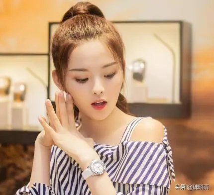 杨超越为什么会受人追捧?