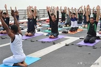 印度士兵又开挂了,竟然在5000多米边境高原大练瑜伽,大家怎么看呢?