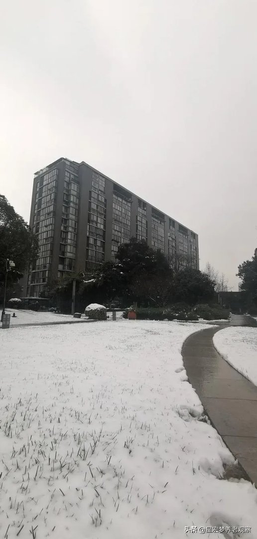 最近想入手美达浅草明苑小区的房子,但是中介推荐了一个边户,美达浅草明苑小区噪音大吗?可以入手吗?