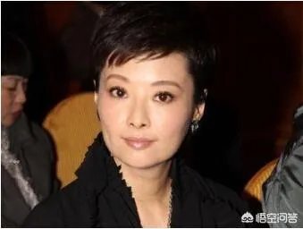 袁立做慈善微博晒图，被骂到处张扬吸眼球，做慈善就应该低调吗？