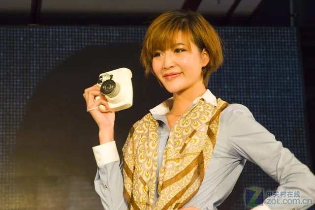 超萌美女真人秀 富士发布会模特展示图赏