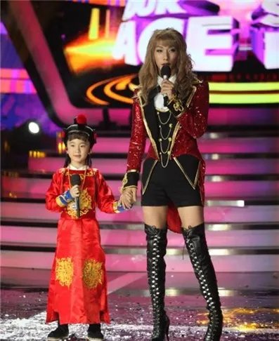 百变大咖秀贾宝玉天天扮演 张亮变美人