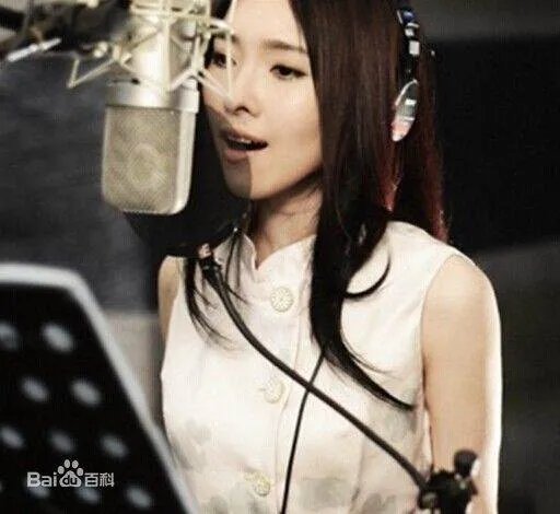 我是歌手，黄绮珊的跟着感觉走里面女和声是谁？