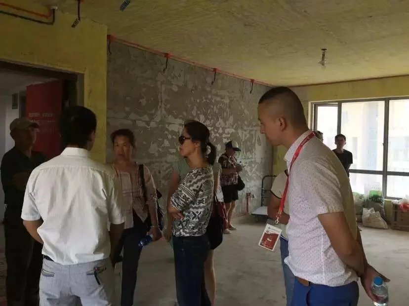 参观样板房:堂堂装修顾问,岂能如此怠慢?