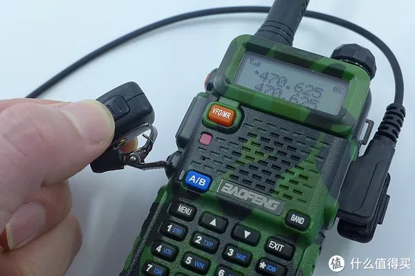 百元价位民用经典—宝峰 UV-5R 对讲机开箱