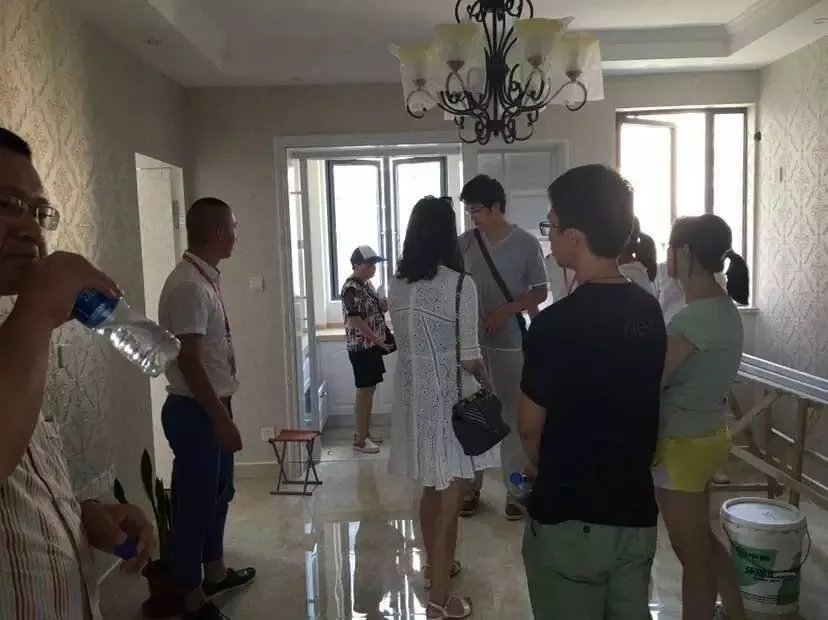 参观样板房:堂堂装修顾问,岂能如此怠慢?