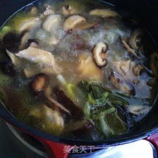 清炖香菇鸡汤