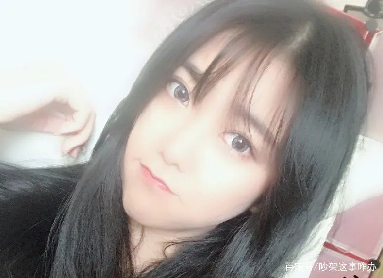 抖音网红一条小团团,罕见晒自己洗澡照片,引发网友热议,你怎么看?