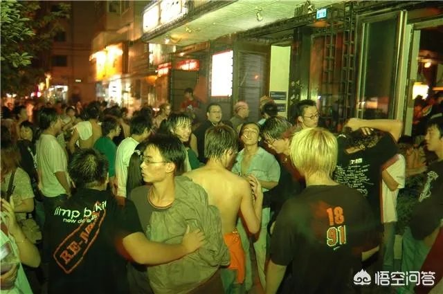 《成都》的小酒馆有什么历史吗?