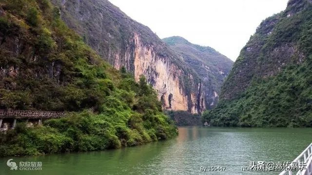 游重庆三峡是跟团好还是自己找游轮比较好?玩几天比较好?
