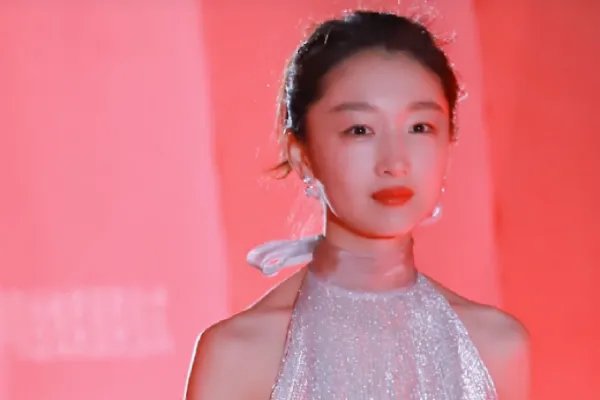 李宇春,周冬雨类型的女生,找什么男朋友才合适?