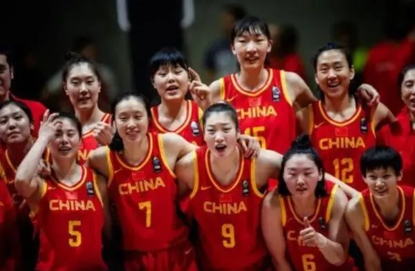 上升5位！中国女篮世界排名升至第二，距离第一名还差多少分？