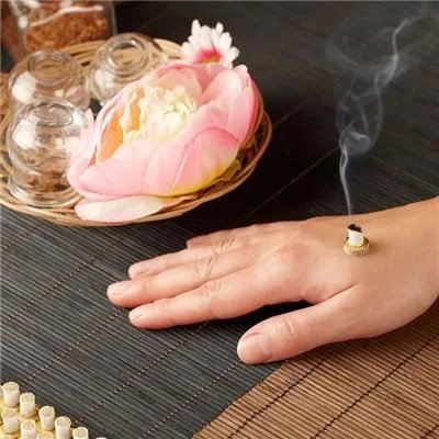 睡觉手麻是怎么回事