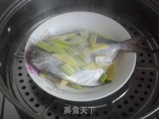 清蒸平鱼