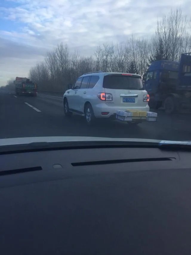 什么是防撞钢梁?