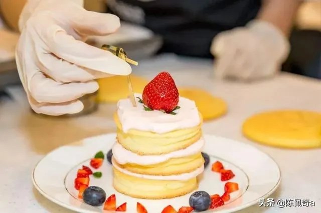 到学校学做蛋糕面包怎么样?