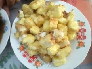 蒙餐必点的拔丝奶豆腐