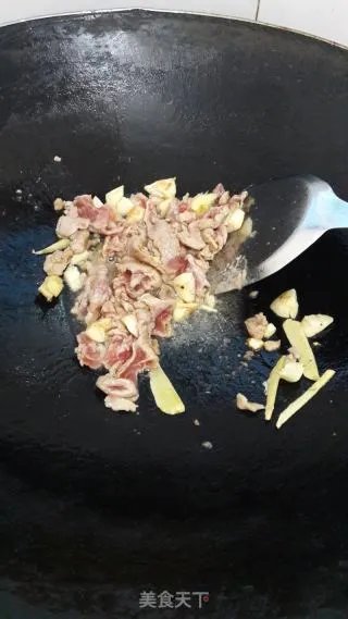 红萝卜炒肉