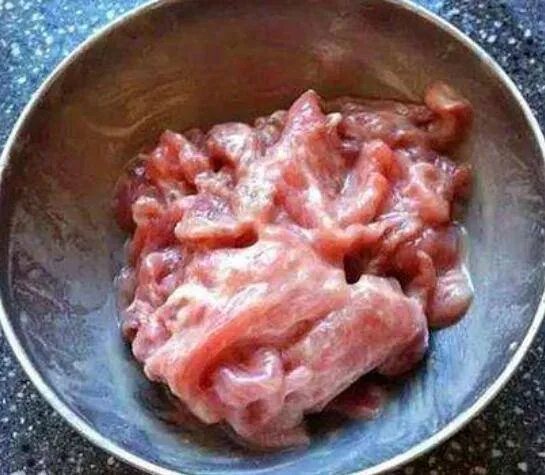 炒肉之前怎么腌肉