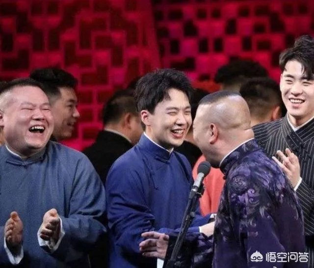德云社的相声专场为什么能开几万人的场子?坐在后排的观众会过瘾吗?