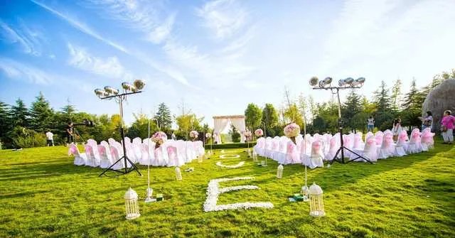 怎么恭喜别人结婚简短 结婚祝词简短精炼语句有哪些