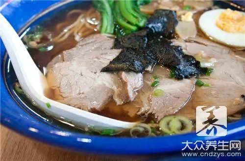 五指毛桃煲老鸡怎么做?