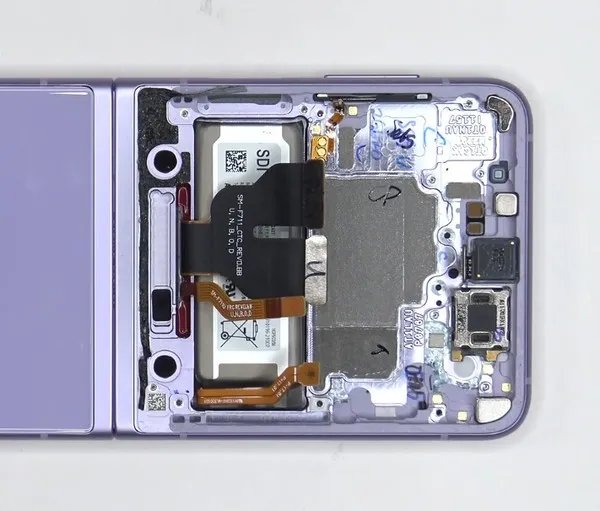 三星Galaxy Z Flip 3拆解:难以维修