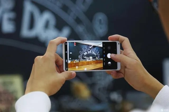 如何评价小米MIX 2 unibody全陶瓷版?