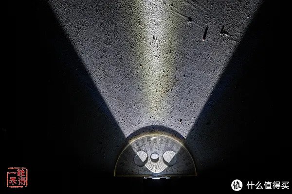 NITECORE 奈特科尔 NEW P30 新世代21700强光远射手电