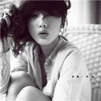 有没有霸气冷酷的黑白灰色系的女生头像?