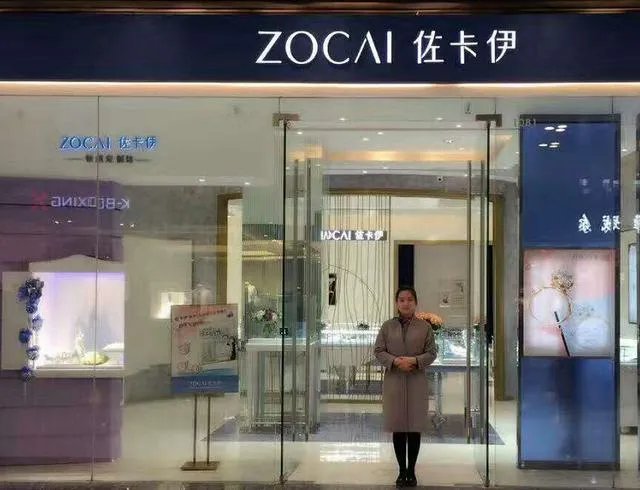 男士耳钉有什么寓意?佩戴男士耳钉代表的意义?