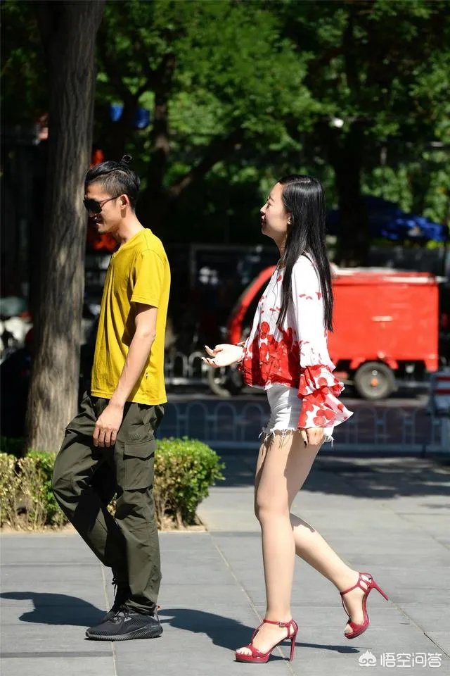 有哪些实用好看的女式高跟凉鞋?