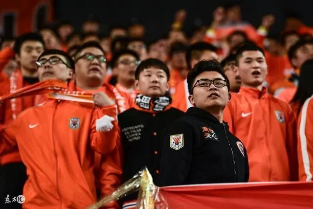 对鲁能来说,鲁能大球场好还是省体育场好?