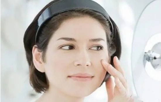如何正确使用雅诗兰黛眼霜