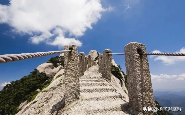 黄山三日游旅游攻略。尽量详细一些，谢谢？