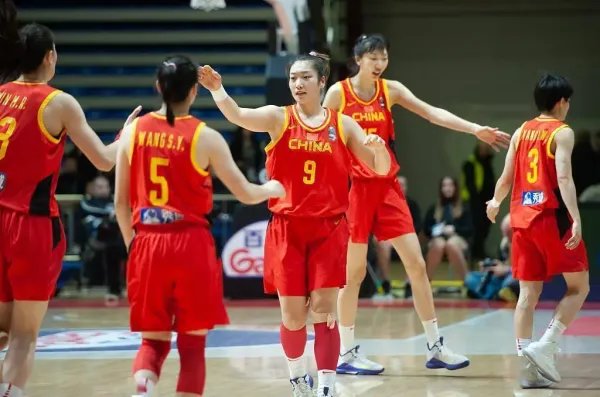 上升5位！中国女篮世界排名升至第二，距离第一名还差多少分？