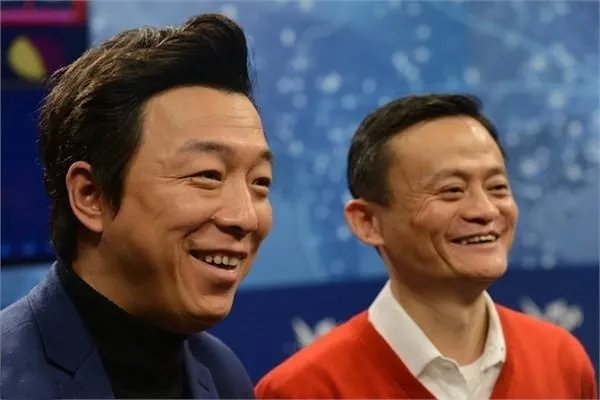 为什么说马云卸任董事长一职后还留了一手？