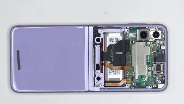 三星Galaxy Z Flip 3拆解:难以维修
