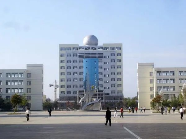 沂南二中的介绍