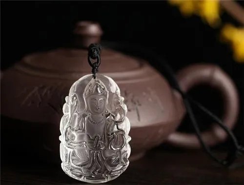 白水晶的功效与作用 白水晶的佩戴禁忌有哪些