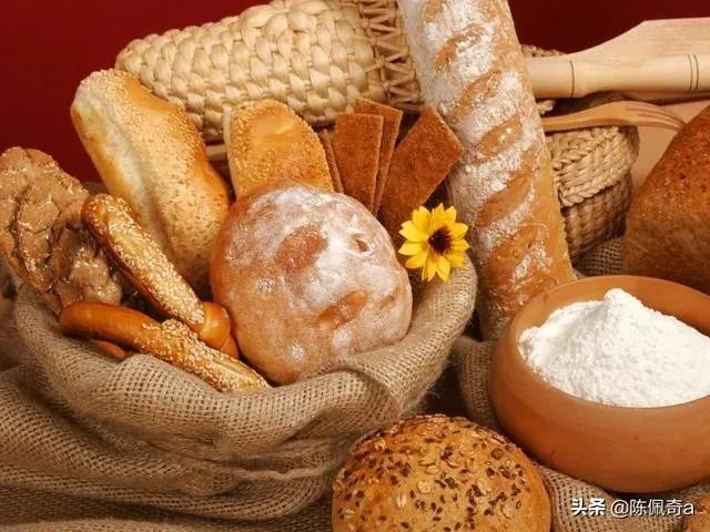 到学校学做蛋糕面包怎么样?