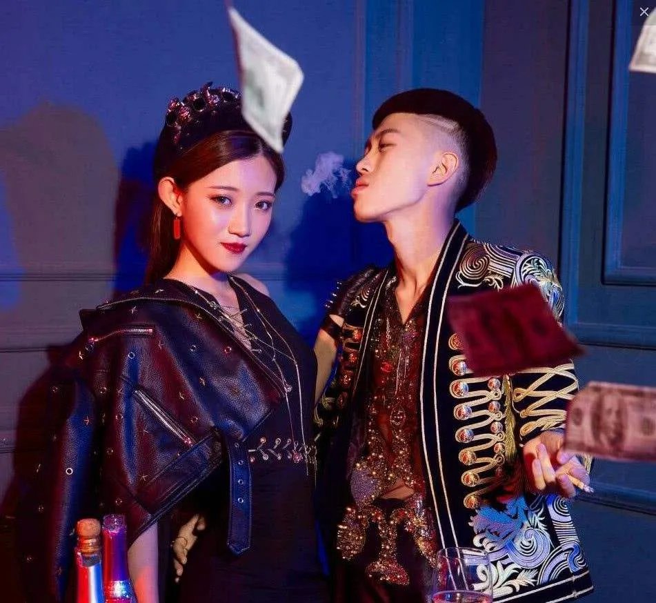 牌牌琦的老婆小伊伊怀孕上热搜了，现在热搜榜这么廉价吗？