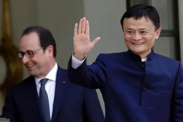 为什么说马云卸任董事长一职后还留了一手？