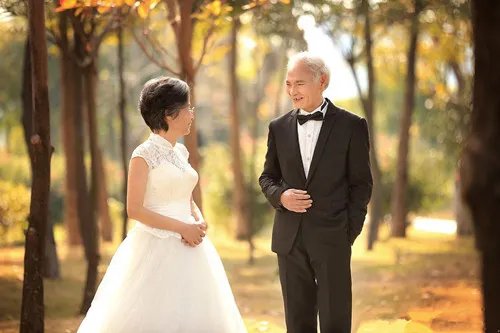 金婚银婚是多少年 父母结婚纪念日送什么好